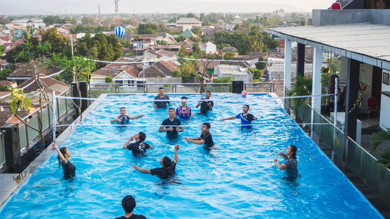 Turnamen Voli Air, Cara Unik Hotel Pandanaran Peringati “Haornas 2019”