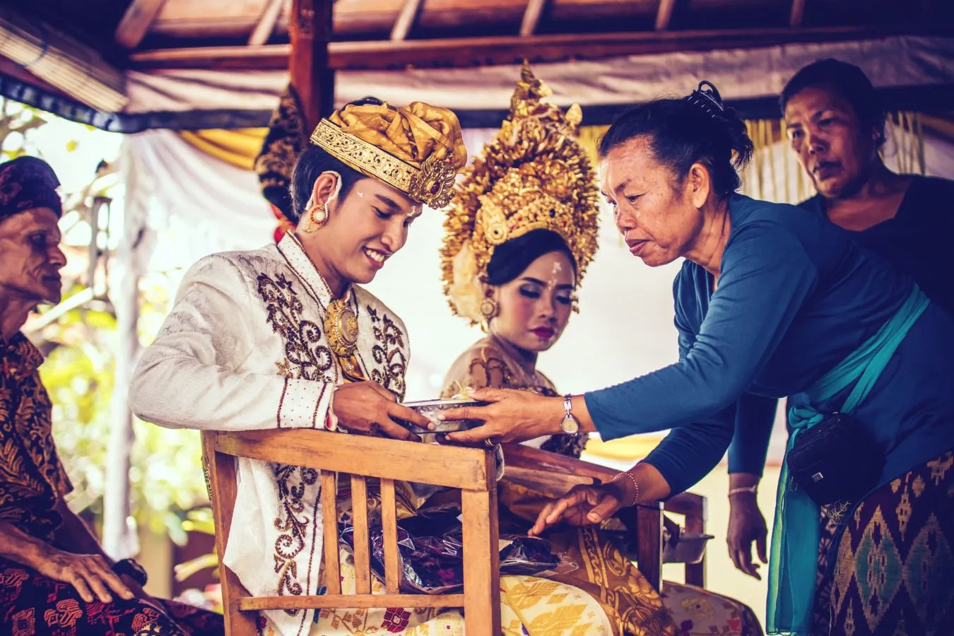 6 Pernikahan Adat Termahal di Indonesia. Mulai dari Prosesi demi Prosesi Hingga Maharnya 8