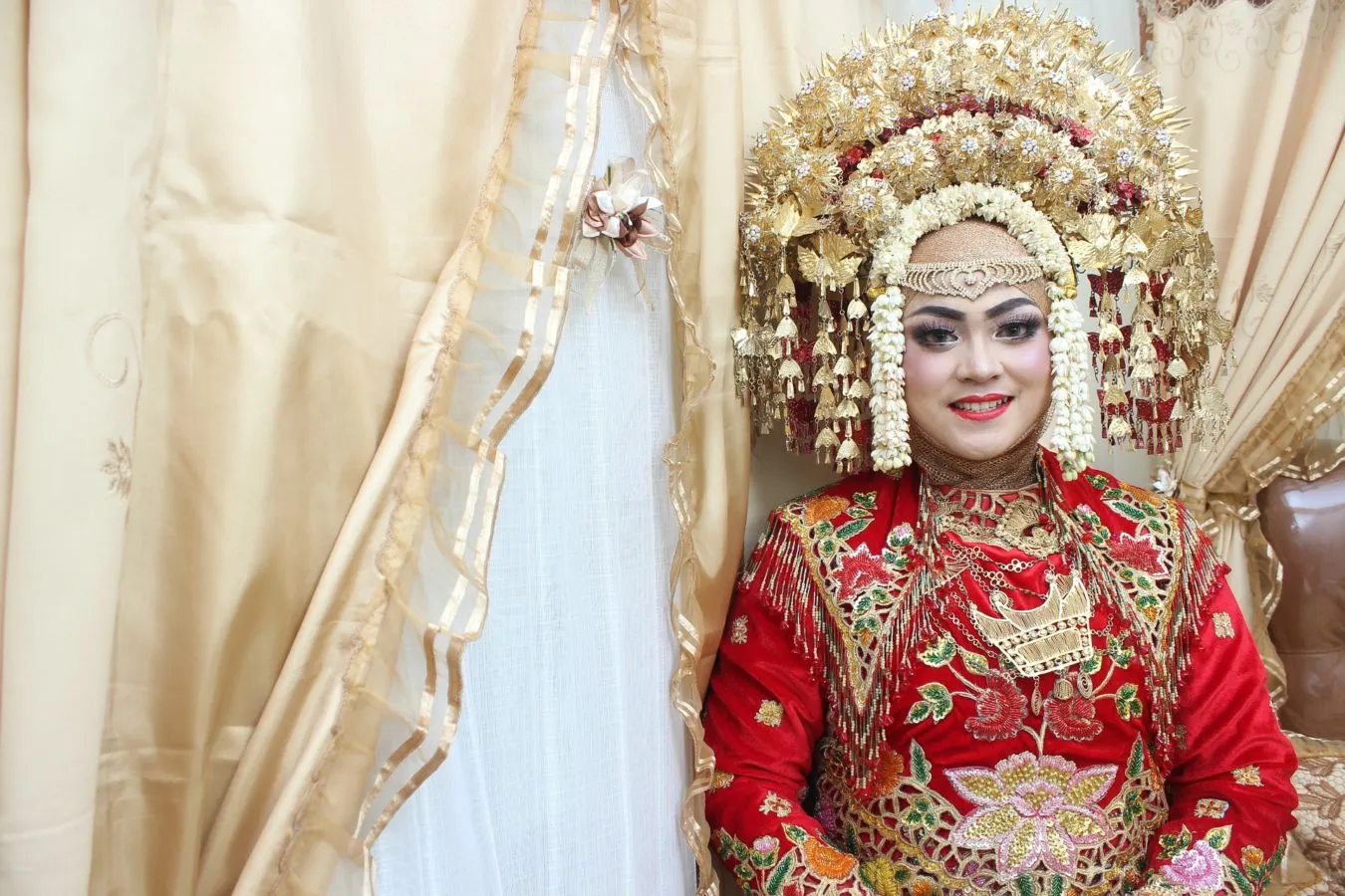 6 Pernikahan Adat Termahal di Indonesia. Mulai dari Prosesi demi Prosesi Hingga Maharnya 9