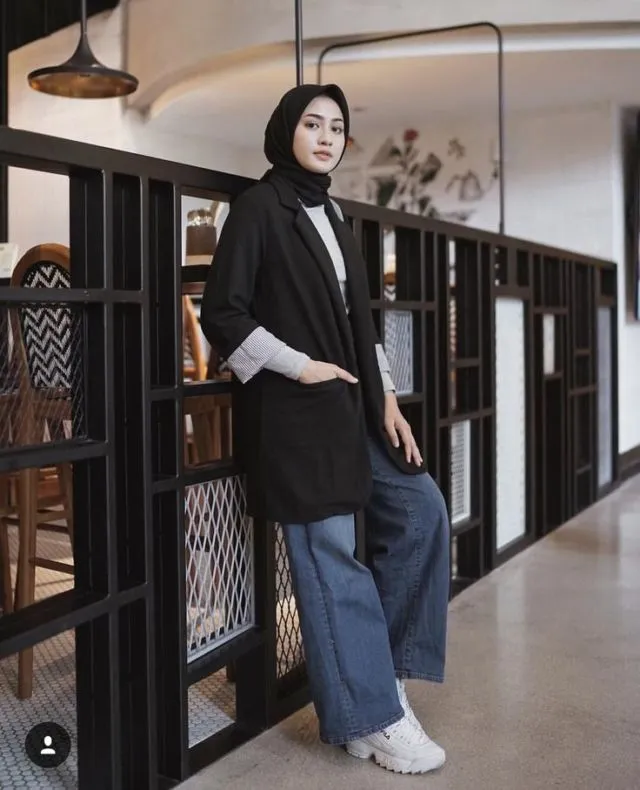 Inspirasi Oversized Blazer untuk Berbagai Acara Pentingmu 15