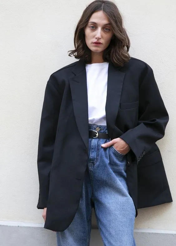 Inspirasi Oversized Blazer untuk Berbagai Acara Pentingmu 17