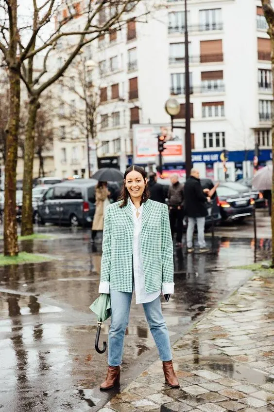 Inspirasi Oversized Blazer untuk Berbagai Acara Pentingmu 13