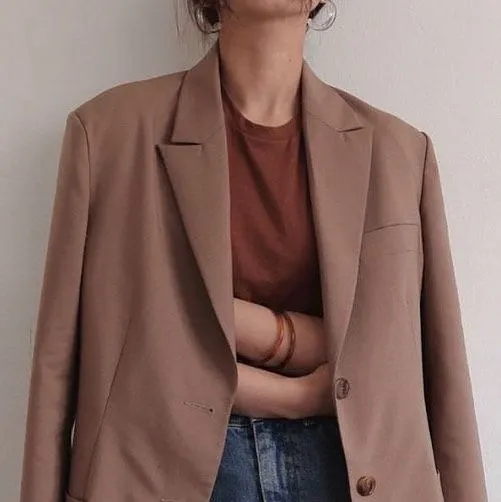 Inspirasi Oversized Blazer untuk Berbagai Acara Pentingmu 14