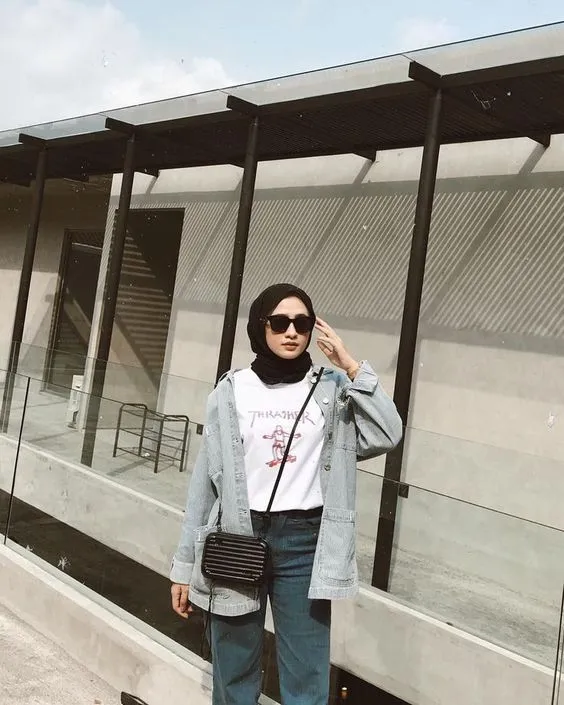 9 OOTD Style Kemeja, Jeans & Sneakers Kekinian 14