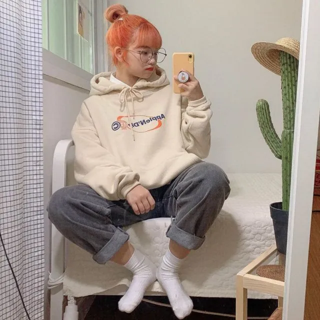10 Ide Potret Mirror Selfie Aesthetic yang Kece 19