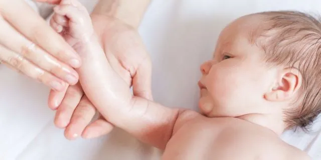 4 Faktor Utama Penentu Warna Kulit Bayi. Nggak Ada Hubungannya dengan Makanan Sama Sekali! 6