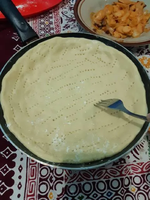 Resep Pizza Teflon Anti Gagal buat Pemula yang Empuk & Lembut 10