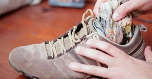 6 Trik Meregangkan Sepatu yang Ukurannya Kekecilan 9
