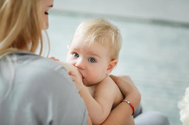 Sempat Viral, Ternyata Ini Manfaat Memandikan Bayi Menggunakan ASI. Eits, tapi Ada Aturannya! 10