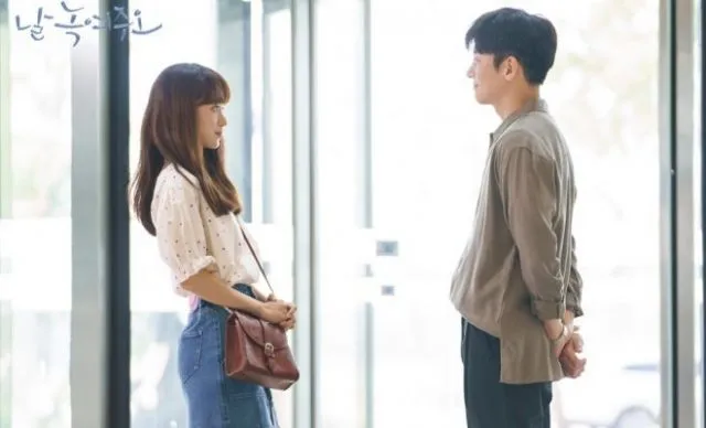 10 Ide Foto Prewedding ala Drama Korea yang Keren 17