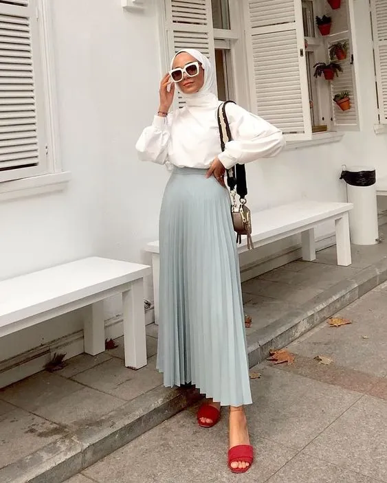 9 Style Warna Hijab yang Cocok dengan Baju Putih 16