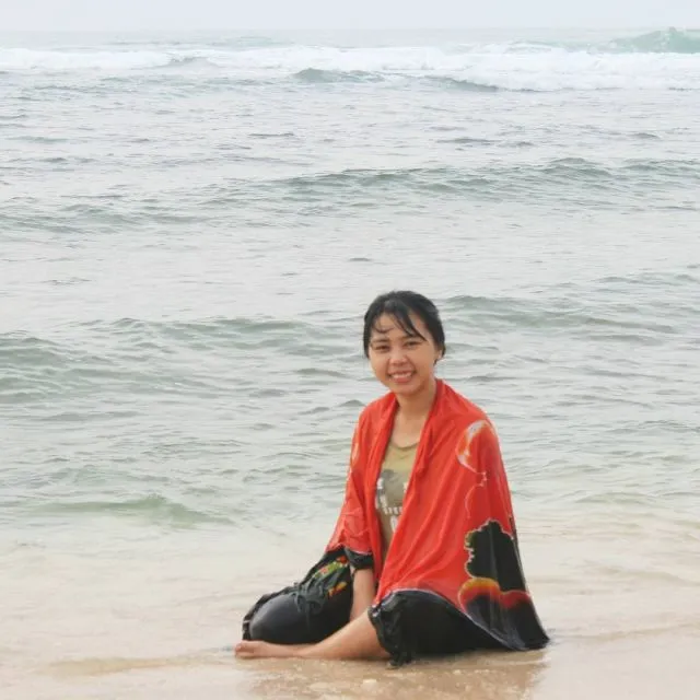 11 Gaya Foto di Pantai, Siap Upload Tanpa Edit 15