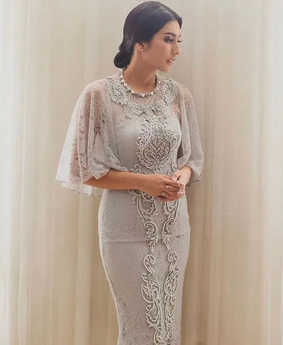 10 OOTD Kebaya Abu-Abu yang Elegan dan Modern 15