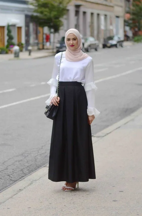 9 Style Warna Hijab yang Cocok dengan Baju Putih 15