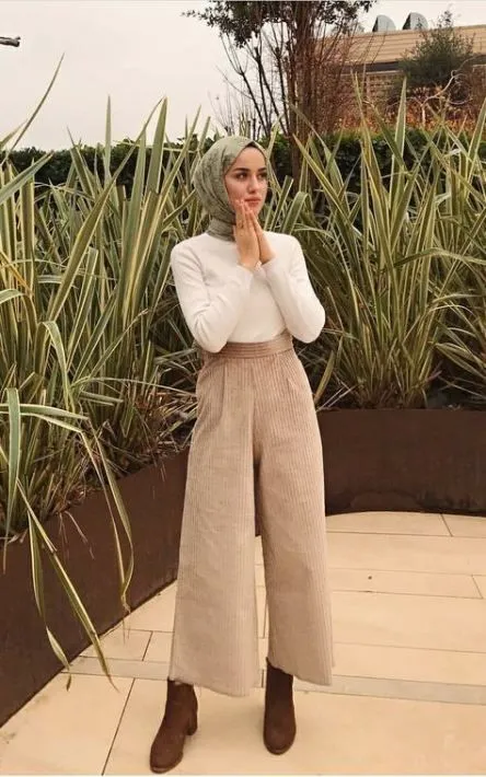 9 Style Warna Hijab yang Cocok dengan Baju Putih 17