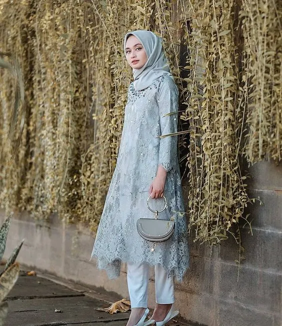 10 Outfit Busana Kondangan Hijaber Pemotor 14