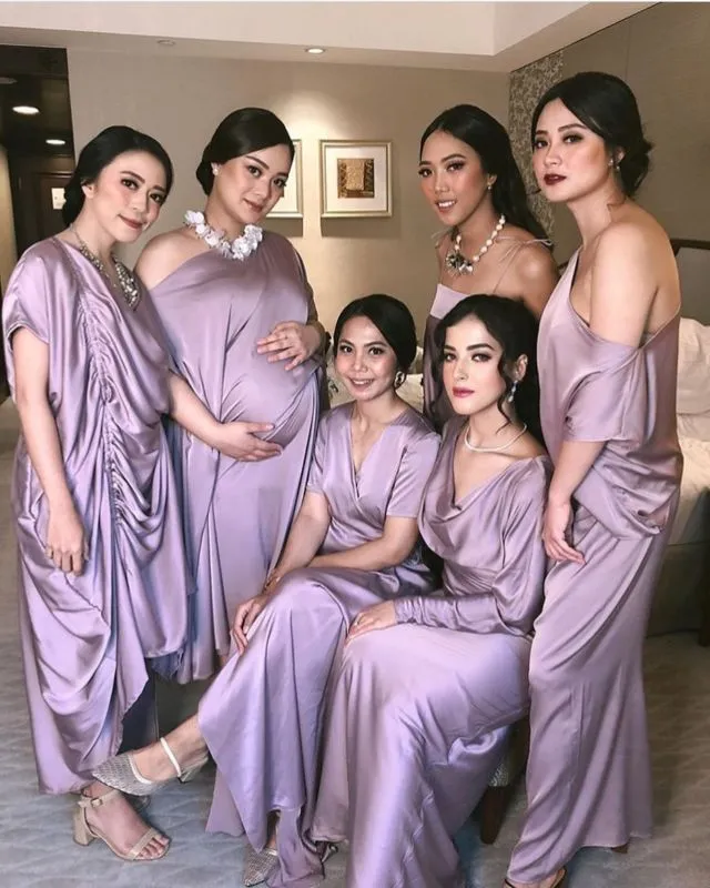 12 Model Baju Bridesmaid Satin Polos Terbaru 16