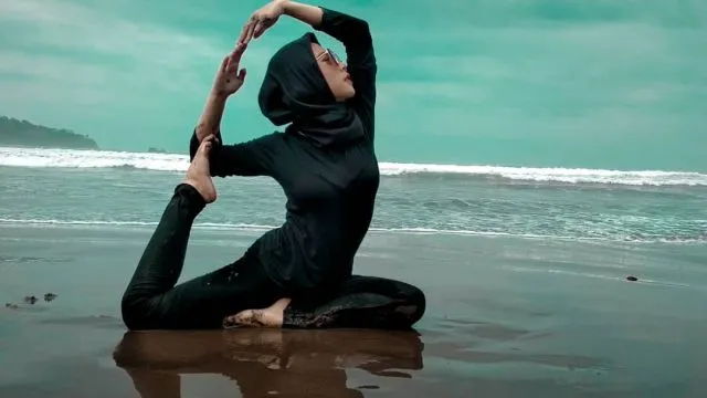 11 Gaya Foto di Pantai, Siap Upload Tanpa Edit 19