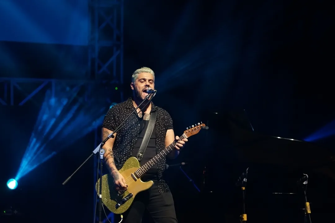 Manggung Pertama Kalinya di Indonesia, Dan Sultan dari Australia Pukau Penonton dengan Suara Emasnya