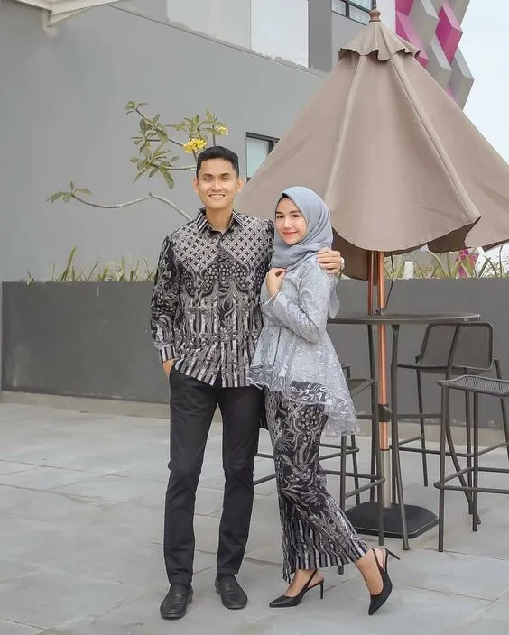 9 Model Batik Couple untuk Berbagai Acara yang Keren 14