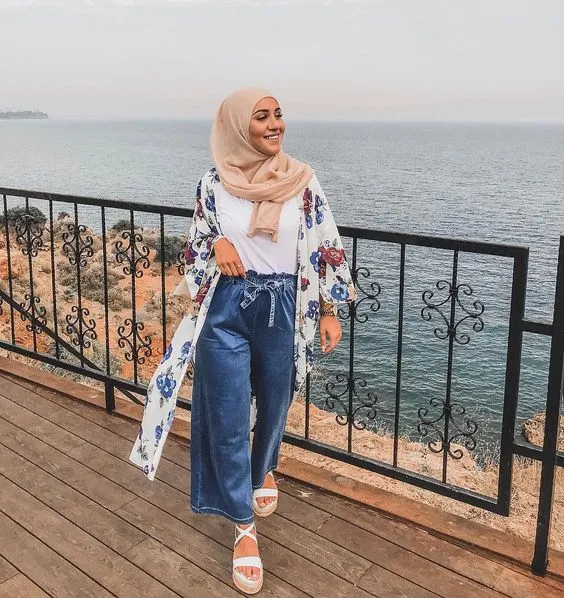9 OOTD Kulot Jeans Hijab Remaja yang Keren & Santun! 18