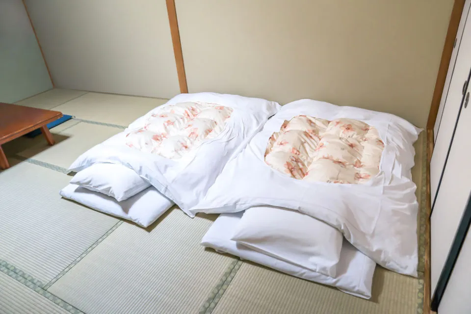Minim Tempelan Dinding, 11 Desain Kamar Tidur Minimalis Orang Jepang ini Rasanya Bikin Plong 12