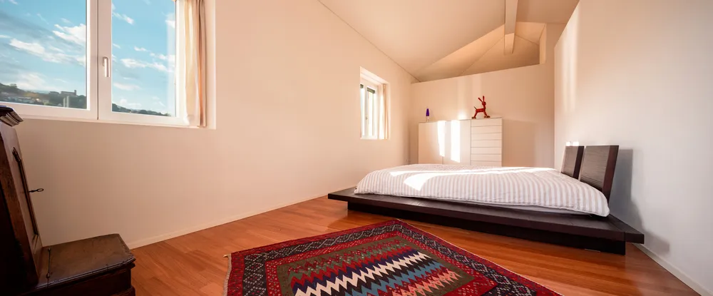 Minim Tempelan Dinding, 11 Desain Kamar Tidur Minimalis Orang Jepang ini Rasanya Bikin Plong 16