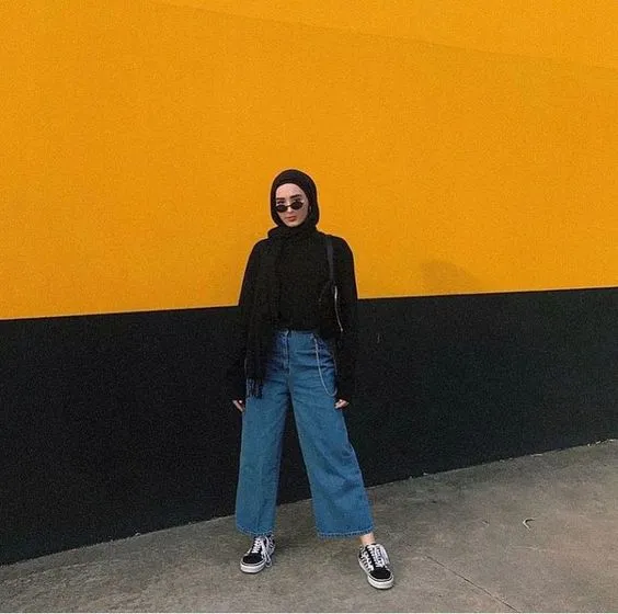 9 OOTD Kulot Jeans Hijab Remaja yang Keren & Santun! 16