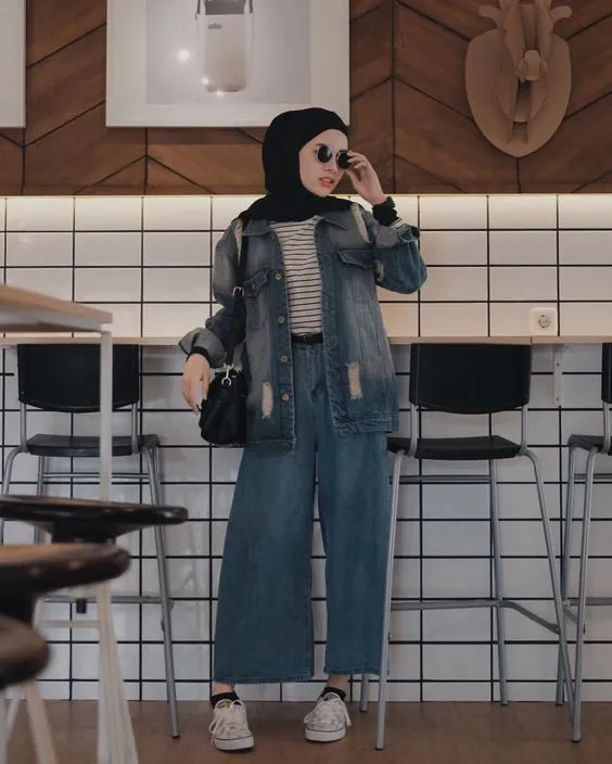 9 OOTD Kulot Jeans Hijab Remaja yang Keren & Santun! 13