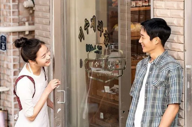 10 Ide Foto Prewedding ala Drama Korea yang Keren 12