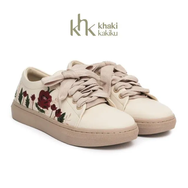7 Rekomendasi Merek Sneakers Cewek Lokal: Desain Keren, Harga Masuk Akal 25