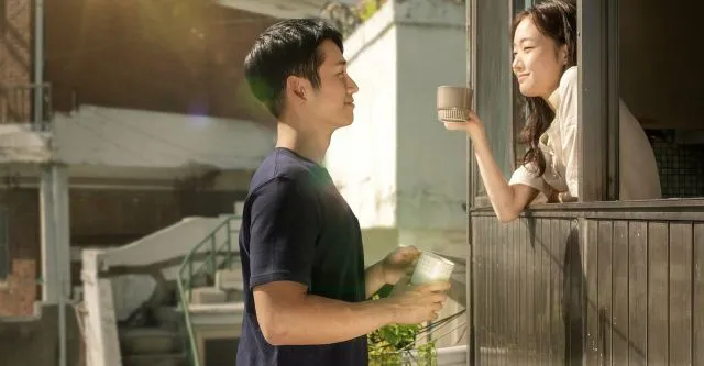10 Ide Foto Prewedding ala Drama Korea yang Keren 18
