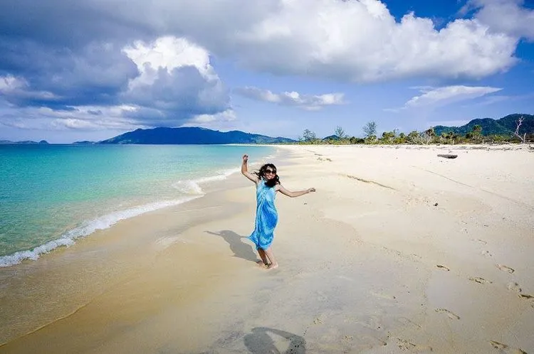 7 Destinasi Wisata yang Cantik di Pulau Natuna 11