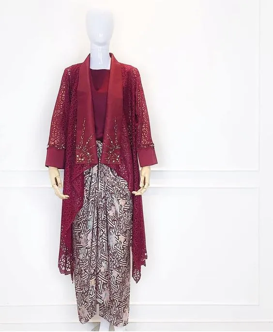 Inspirasi 10 Kebaya Maroon Hijab yang Terbaru 19