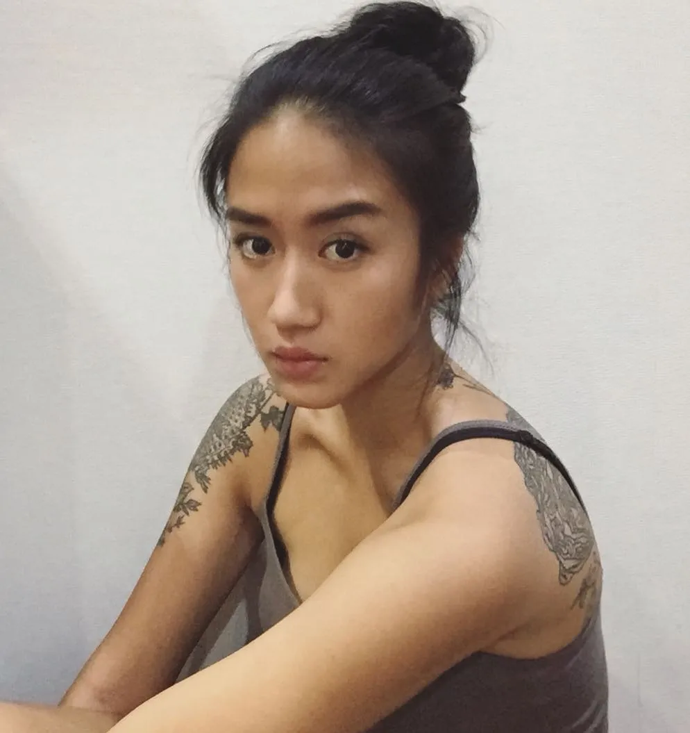 11 Artis Cewek yang Bertato, Punya Makna Tersendiri 14
