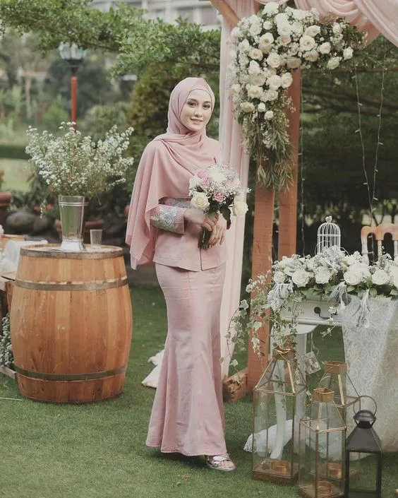 10 Model Kebaya Duyung Modern Aneka Warna 15