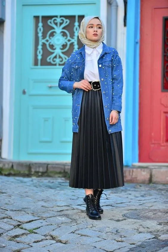 Ootd Anggun dengan Rok Plisket Warna Hitam! 10