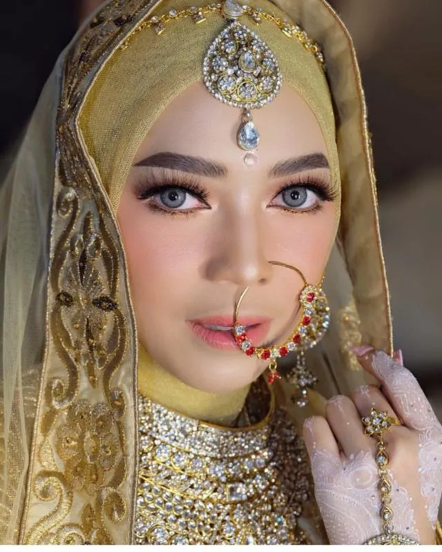 10 Ide Makeup Pengantin India Tercantik untuk Resepsi 18