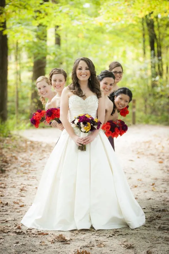 11+ Pose Pengantin Kekinian & Bridesmaid Paling Berkesan 15