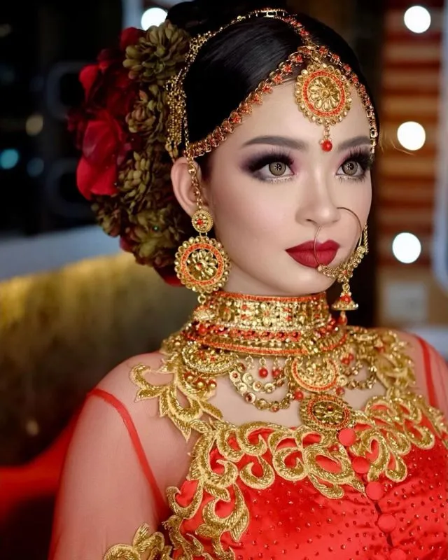10 Ide Makeup Pengantin India Tercantik untuk Resepsi 15