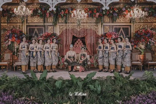 11+ Pose Pengantin Kekinian & Bridesmaid Paling Berkesan 19