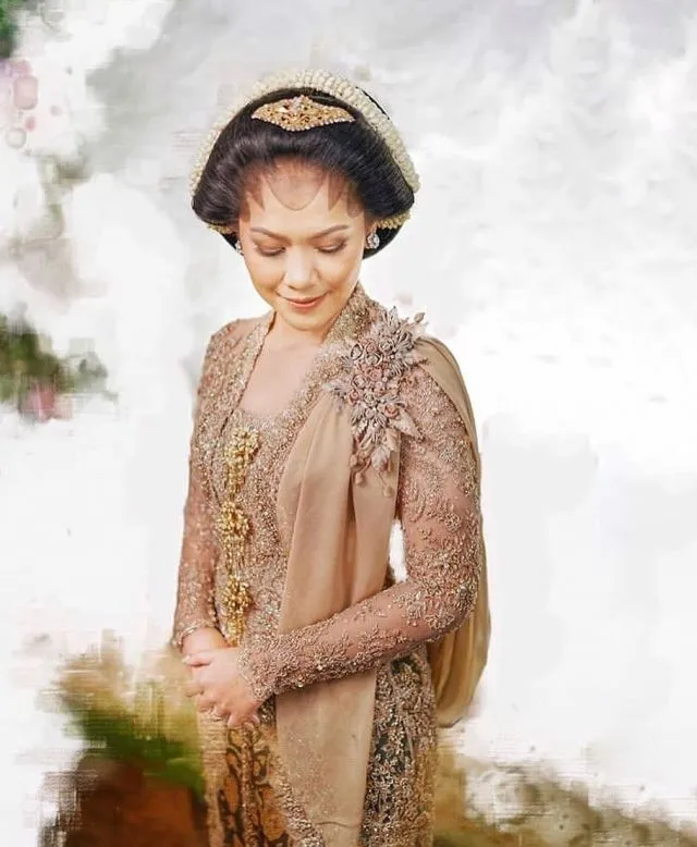 11 Padu Padan Kain Sampiran Kebaya Lamaran 17