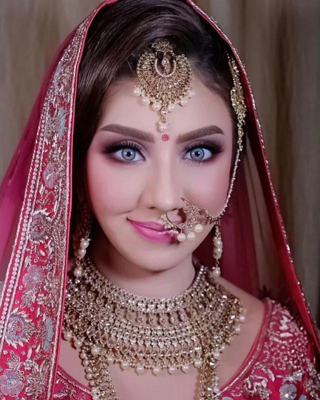 10 Ide Makeup Pengantin India Tercantik untuk Resepsi 20