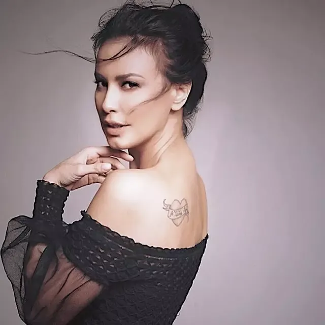 11 Artis Cewek yang Bertato, Punya Makna Tersendiri 20