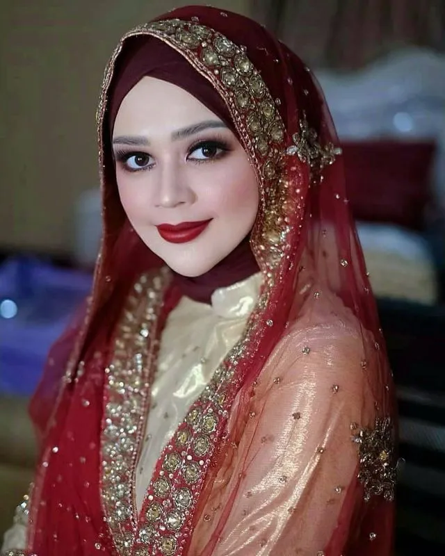 10 Ide Makeup Pengantin India Tercantik untuk Resepsi 19