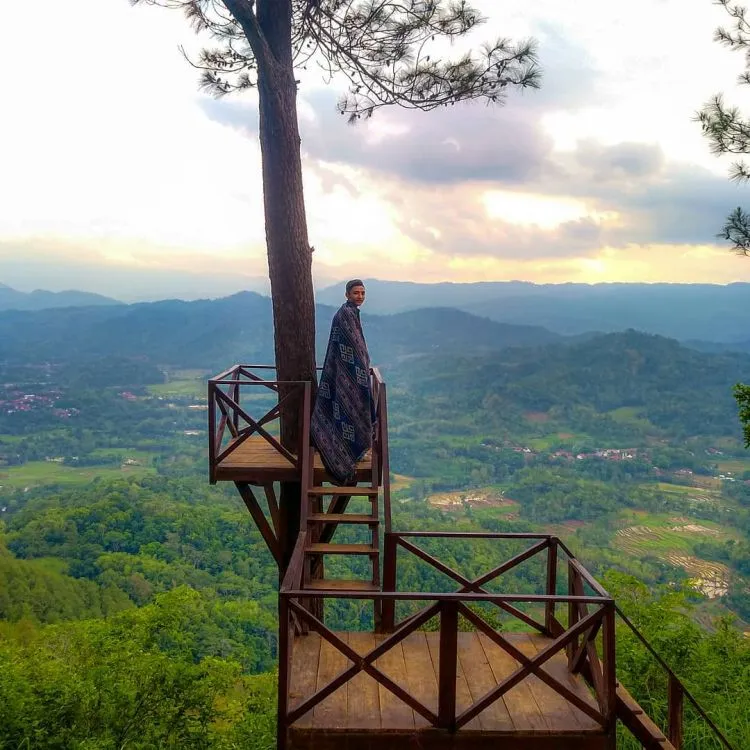 7 Tempat Wisata di Kuningan yang Lagi Hits & Keren 14