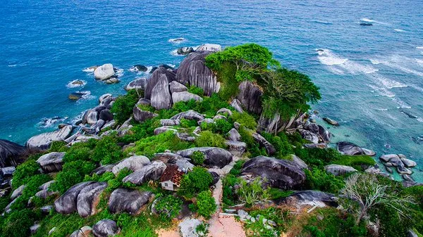 7 Destinasi Wisata yang Cantik di Pulau Natuna 12