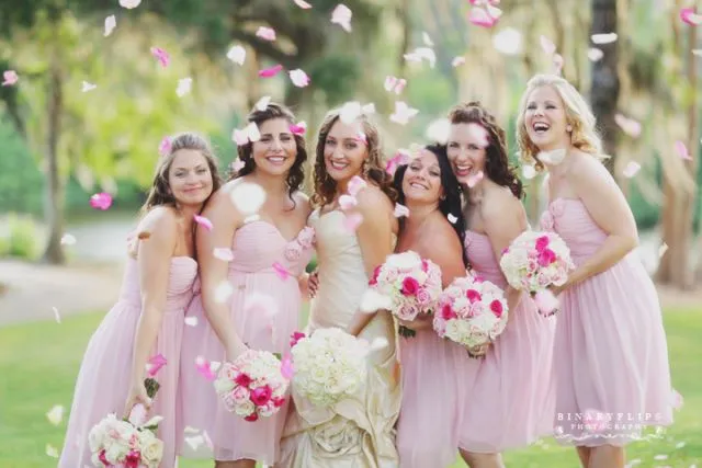 11+ Pose Pengantin Kekinian & Bridesmaid Paling Berkesan 17