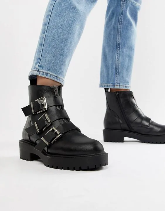 10 Model Boots Cewek yang Realistis Buat Dipakai Jalan atau Foto OOTD. Kece Semua! 17