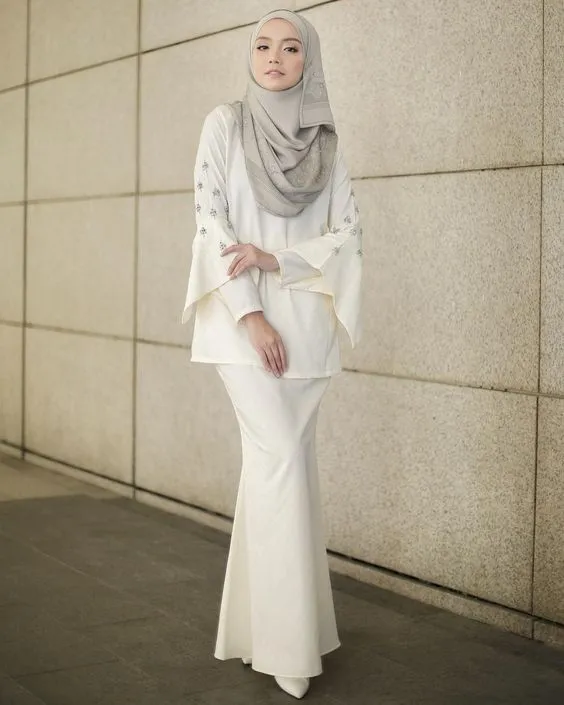 10 Model Kebaya Duyung Modern Aneka Warna 11